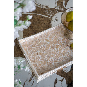 Bandeja para Servir Crema con Diseño de Hojas, Bandeja Rectangular Decorativa Hecha a Mano para Comedor y Sala de Estar - Product Image 3
