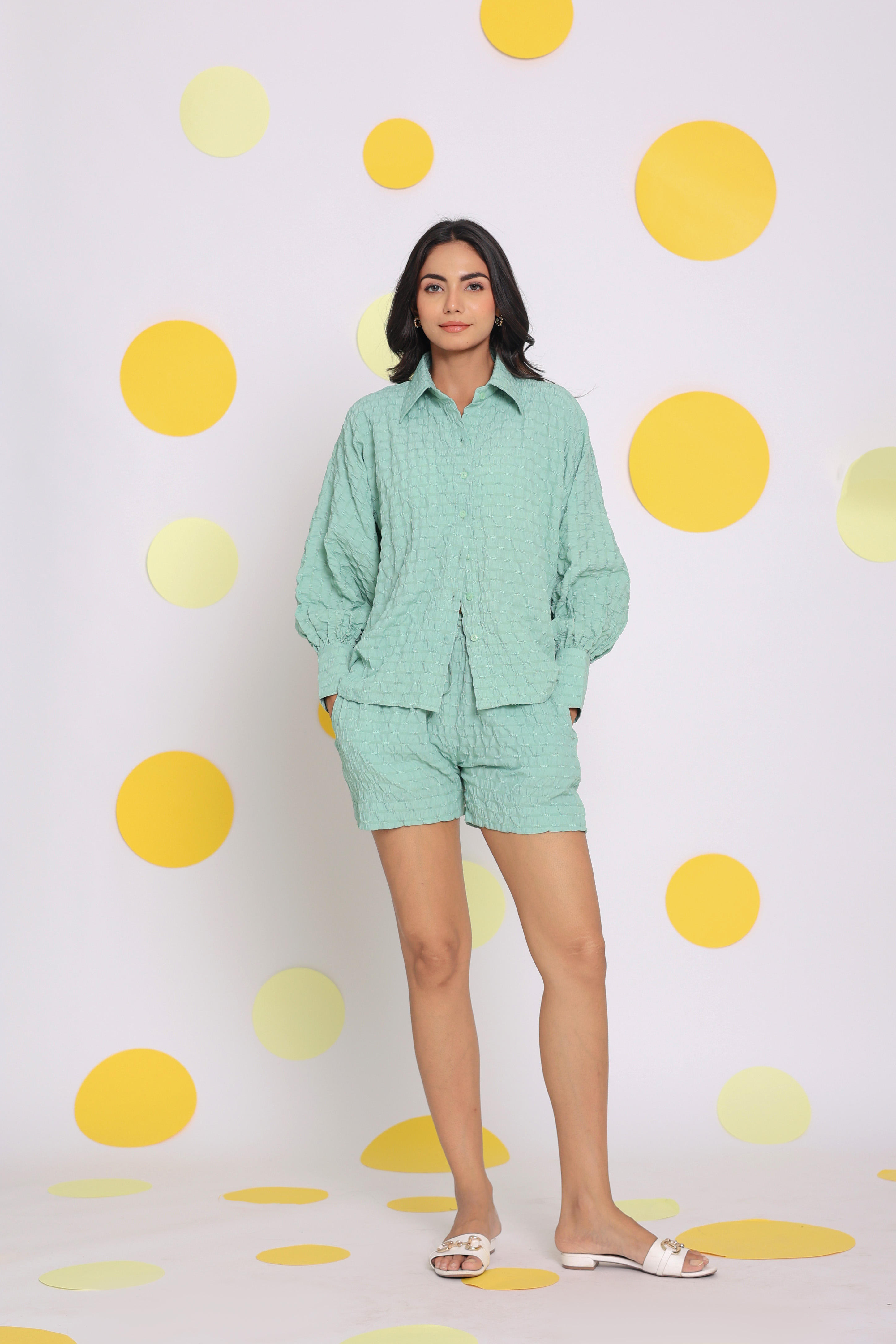 สีเขียวอ่อน