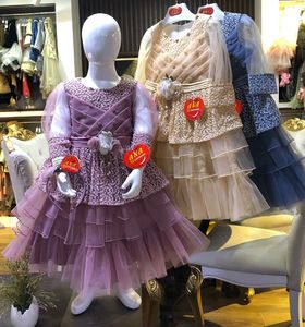 ชุดเดรสปาร์ตี้สำหรับเด็กผู้หญิงชุดกระโปรงไก่ผ้าซาตินปักลายดอกไม้สวยงามสำหรับฤดูใบไม้ผลิดีไซน์2023ที่ดีที่สุด - Product Image 1