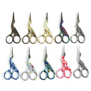 Ciseaux à ongles de beauté de qualité professionnelle Lames en acier inoxydable durables Conception simple Logo personnalisé carré pour les manucures - Product Image 1