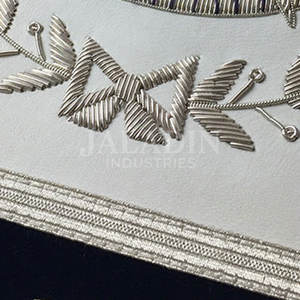 Mandil Masónico de Primera Calidad Bordado a Mano, Mandil de Past Master de Logia Azul, Mandiles de Terciopelo Blanco y Azul - Product Image 5