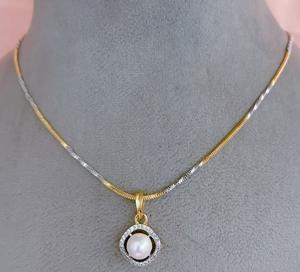 Conjunto de Collar y Pendientes con Acabado Dorado y Plateado Clásico y Elegante con Piedras de Circonita Cúbica para Mujer, Ideal para Fiestas - Product Image 2