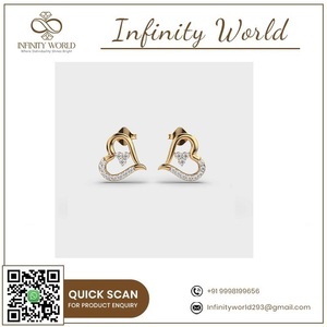 Vente à l'exportation Boucles d'oreilles pendantes en or jaune avec diamant taille princesse, audacieuses et brillantes pour des looks de soirée luxueux disponibles à la vente - Product Image 5