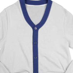 Cárdigan de punto unisex de manga larga con cuello en V, color liso, transpirable, para invierno, con cierre de botones, estilo griego, venta al por mayor - Product Image 2