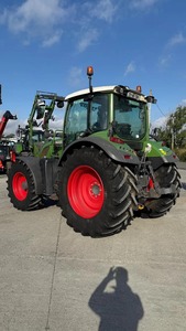 Tracteur agricole Fendt 220 CV, moteur 4x4, cabine fermée, machine agricole robuste - Product Image 3