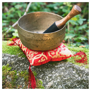 Bol chantant tibétain traditionnel en acier inoxydable poli, martelé à la main, outil de méditation, de yoga et de sonothérapie pour l'apaisement - Product Image 6