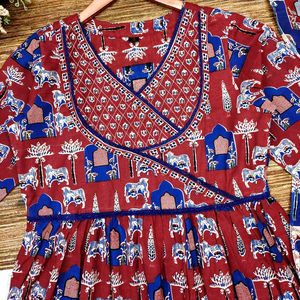 Conjunto de traje bordado a mano de algodón pesado con tejido Zari y encaje a juego Dupatta Conjunto de 3 piezas Disponible en tallas M a 3XL - Product Image 1