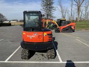 Excavadora Kubota KX040-4 2022 - Máquina Profesional de 4 Toneladas con Pocas Horas de Uso y Rendimiento Hidráulico Fluido - Product Image 4