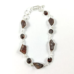 Bracelet manchette grenat (7,5 grammes) plaqué or rose avec diamant et perle, style religieux tendance pour fêtes et cadeaux - Product Image 1