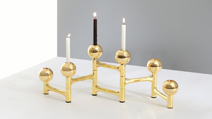 เชิงเทียนทองเหลืองแบบดั้งเดิมสำหรับห้อง pooja หรูหราเชิงเทียนทองเหลืองเคลือบเงาทำด้วยมือ - Product Image 4