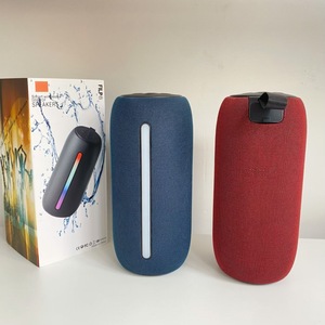 Altavoz inalámbrico portátil Nuofan Flip8 5.3 con LED RGB y batería de 1200 mAh para coche, teléfono y uso en exteriores - Product Image 1