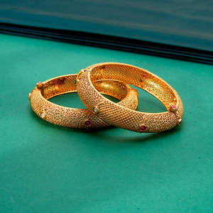 Venta al por mayor de alta calidad de antigüedades que se pueden abrir brazaletes de moda con chapado en oro - Product Image 1