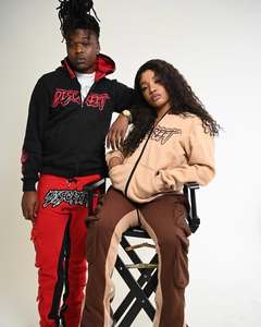 ชุดวอร์มสตรีทแวร์ผ้าเทอร์รี่คอตตอนพิมพ์ลายสกรีน กระดุมติด แต่งกระดุมสามชั้นที่เอว ล้างสีแบบดิบ ซิป สำหรับผู้ชาย - Product Image 1