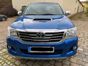 2014 para Toyota HiLux usado AWD con asientos de cuero Interior oscuro Dirección izquierda - Product Image 4