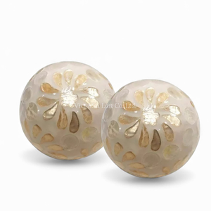 Boule de Pâques moderne en bambou fait main avec cœur en nacre pour la décoration du salon et idée cadeau en provenance du Vietnam - Product Image 6