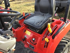 Tracteur compact Massey Ferguson GC1723E 2020 d'occasion avec chargeur - Product Image 4