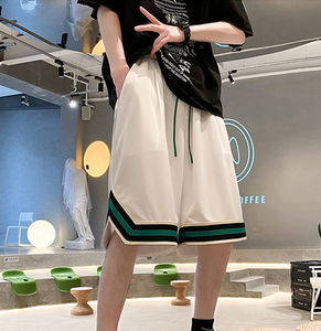 Shorts de basket-ball d'été pour hommes, imprimés par un designer OEM, vêtements de sport de basket-ball, shorts de course en maille respirante à séchage rapide - Product Image 4