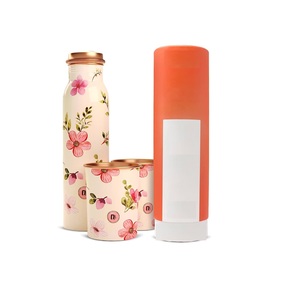 Bouteille d'eau en cuivre de meilleure qualité avec design imprimé Utilisation à bas prix la plus exigeante pour la décoration de table de boisson - Product Image 5