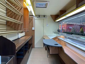 Camión de Comida de Alta Calidad, 4.8m, Carrocería de Aluminio, Furgoneta Motorizada para Catering, Vehículo de Servicio al Aire Libre con Espacio de Preparación y Energía Integrada - Product Image 6