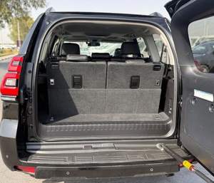 2023 para 4Runner RHD SUV Automático Turbo Diésel con Asientos de Cuero, Interior Oscuro y Neumáticos R19 - Product Image 6