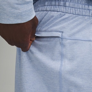 Pantalones cortos deportivos para correr de algodón 100% para hombre, logotipo personalizado, estilo informal, para entrenamiento en la playa y entrenamientos de gimnasio, respetuosos con el medio ambiente - Product Image 5