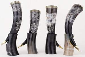 Chopes en corne naturelle 100% originales gravées à la main sur support poli Design Viking médiéval Souvenirs nautiques avec des animaux - Product Image 4