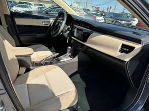 Voiture d'occasion de qualité et abordable, Toyota Corolla LE 2016, conduite à gauche - Product Image 2