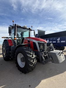 รถแทรกเตอร์การเกษตรสำหรับงานหนัก Massey Ferguson MF 8S.305 ปี 2024 กำลัง 305 แรงม้า พร้อมระบบเกียร์ CVT แบบ Dyna-VT สำหรับการทำฟาร์มขนาดใหญ่ - Product Image 1