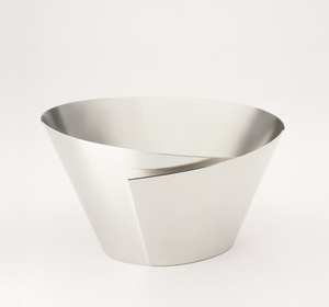 Bol à chocolat en métal durable argenté 2026 avec des détails ornés pour un service fonctionnel et une présentation de table traditionnelle - Product Image 1