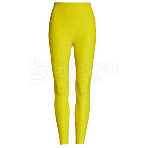 Vente en gros Leggings froissés aux fesses pour femmes taille moyenne pantalons de yoga d'entraînement fabriqués au Pakistan - Product Image 1