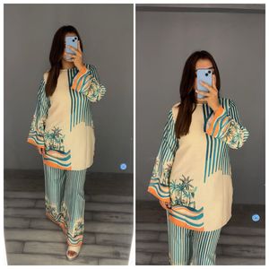 Ensemble de cordons en tissu pur coton avec impression numérique Ensembles d'été pour femmes Fournisseur indien en vrac disponible à un prix abordable - Product Image 3