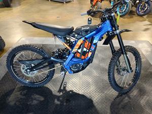 ราคาขายส่งลดพิเศษสำหรับรถมอเตอร์ไซค์ไฟฟ้า Brane-New-Surron LIGHT BEE X พร้อมมอเตอร์แบบไร้แปรงถ่านและระบบกันสะเทือนที่ทนทาน - Product Image 3