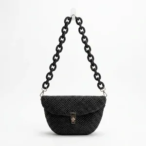 Sac de soirée demi-lune en raphia noir ANA Madagascar avec chaîne et fermeture à rabat, fait main - Product Image 1