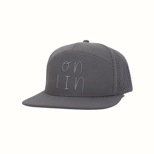 Gorra de Golf Personalizada de 7 Paneles con Logotipo de Silicona Personalizado, Orificios Cortados con Láser, Gorra Snapback de Golf, Fábrica Injae Vina Vietnam VN - Product Image 1