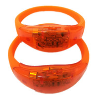 2023 nouveauté cadeaux contrôle du son lampe de poche Led Bracelet en Silicone cadeaux de fête Logo personnalisé LED clignotant Bracelet Bracelet