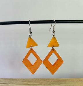 Fournisseur en gros de boucles d'oreilles en résine statement pour femmes, mode audacieuse, utilisation disponible en quantité importante - Product Image 5