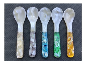 Cuillère authentique en nacre naturelle pour le caviar, les desserts et les repas fins - Product Image 6