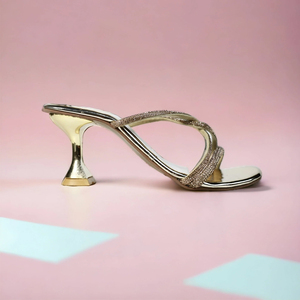 Talons de mariée ornés de maille de strass exquis pour une promenade glamour dans l'allée - Product Image 6