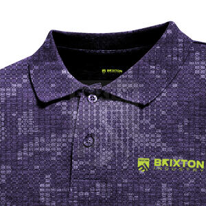 T-shirts de sport de performance solide pour hommes avec design sublimé et tissu en jersey tricoté avec logo brodé. - Product Image 4