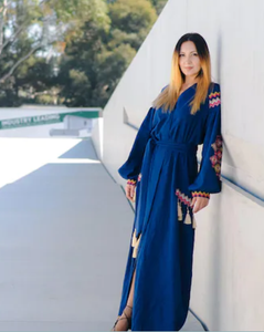 Vestido Ucraniano Bordado de Manga Larga con Bordado Étnico - Product Image 2