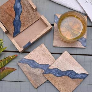 Dessous de verre de rivière en résine naturelle de forme carrée avec un design artistique de luxe pour la table à manger, le mariage et la décoration de fête - Product Image 2