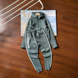 Conjunto Deportivo Personalizado con Sudadera con Capucha para Hombre, Tejido de Punto Transpirable, Traje de Dos Piezas, Fabricante OEM, Conjunto Informal para Correr - Product Image 5