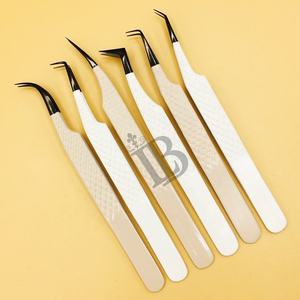 Pinces à volume russe courbées et droites en acier inoxydable avec logo – Meilleur prix pour extensions de cils - Product Image 2