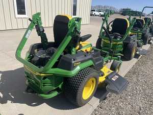 เครื่องตัดหญ้าแบบ Zero Turn ยี่ห้อ John Deere รุ่น Z530R ปี 2022 สภาพใหม่/มือสอง เครื่องยนต์ 2 จังหวะ สำหรับงานอุตสาหกรรม  ใช้งานสะดวกสบาย เหมาะสำหรับบ้านพักอาศัย  ขนาดใหญ่ 54 นิ้ว  แผงตัดหญ้าแข็งแรง - Product Image 3