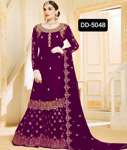 Georgette de Style indien et pakistanais avec broderies lourde, travail de la guerre des etoiles, ensemble de kanneige Dupatta - Product Image 1