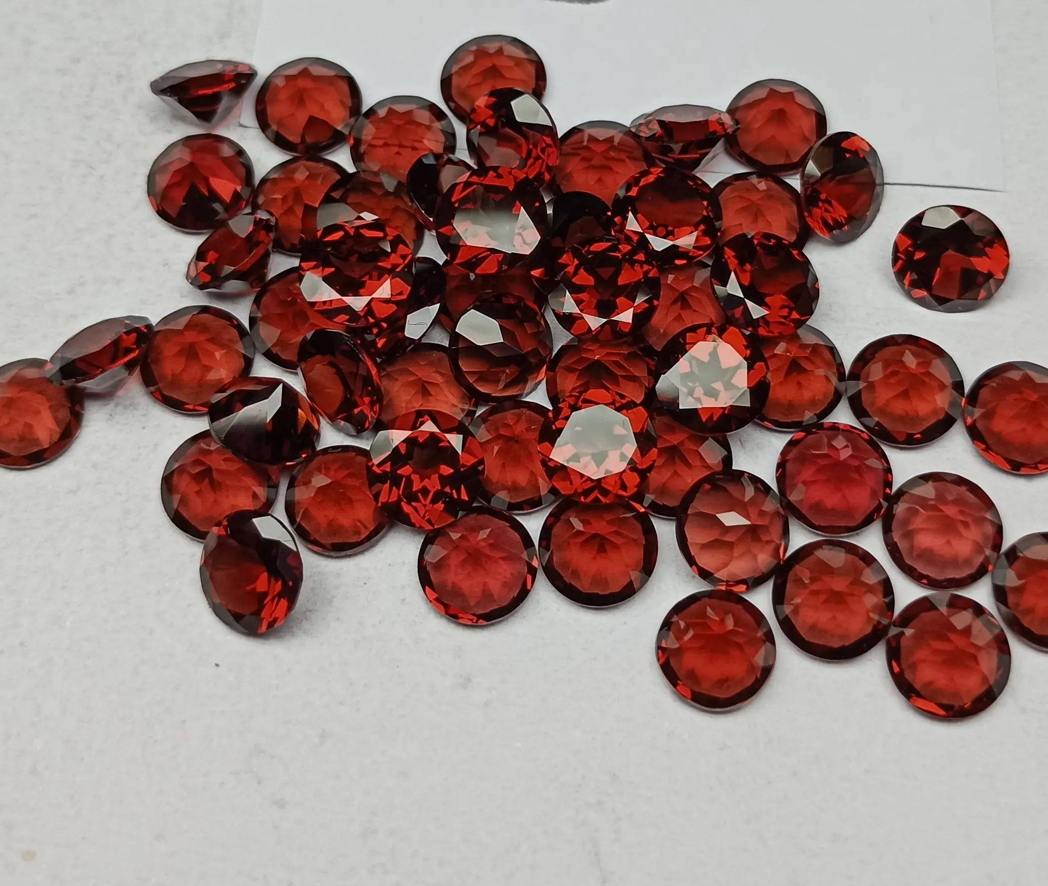 3A Chất lượng cao 6mm vòng hình dạng tự nhiên mozambique đỏ Garnet mặt lỏng cắt đá quý từ M.Y đá quý để làm đồ trang sức