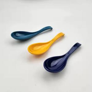 Cuillère en plastique fabriquée à Taiwan - Product Image 5