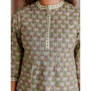Chemisier court gris en coton Butti pour femme, style Pintux, col nœud, motif lettre diamant, respirant, 100% coton tissé, taille XS, longueur longue - Product Image 2