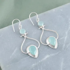 Boucles d'oreilles élégantes en chalcédoine aqua, faites à la main par un créateur, en argent sterling 925, pour femmes et filles. - Product Image 4