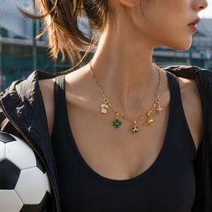 Pendentif Jeulia Move My Way North Star Charm en zircon plaqué or 18 carats, étanche, cadeau religieux - Product Image 6